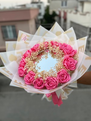 Aynalı Gül Buketi Aynali Buket Yapay Solmayan Gül Pembe Gül ve Cipso Detaylı