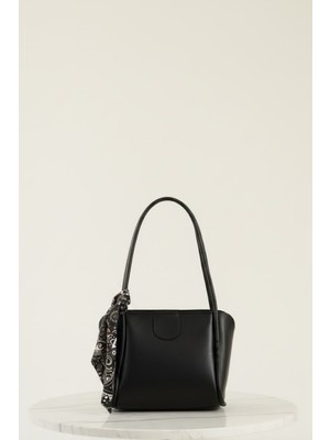 Random Shopping Fularlı Çanta Modasıyla Şıklığınızı Yansıtın