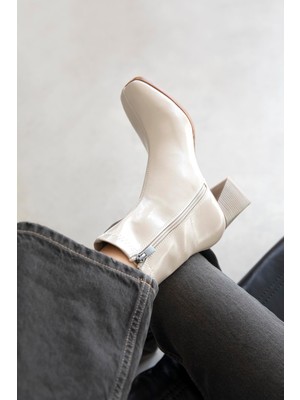 Straswans Kadın Trew Kırışık Deri Bot Bej Kalın Topuklu Rahat Yürüyüş İçin Şık Tasarım