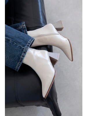 Straswans Liston Kadın Topuklu Bot Bej Suni Deri Kalın Topuklu Modeli ile Şık Tasarım