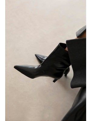 Straswans Zoey Kadın Pino Ökçe Kırışık Deri Bot Siyah