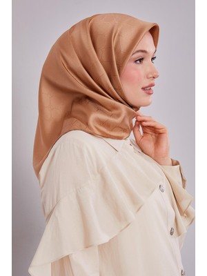 Lêvi D'or Gold L Desen Monogram İpek Eşarp