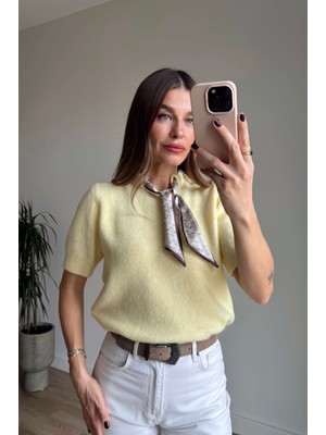 Sue Store Sarı Kahve Fularlı Kısa Kollu Yün Karışımlı Kazak