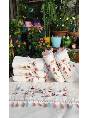 A.Z.H. (6.lı Set) 50X90 cm Nakışlı Püsküllü Kadife Doku Lüks Havlu Seti