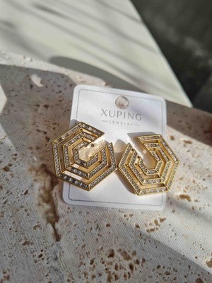 Xuping Jewelry Geometrik Desenli Zirkon Taş Detaylı Gold Kadın Çelik Küpe