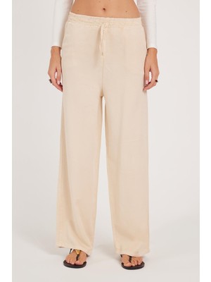 Tudors Kadın Regular Fit Klasik Kesim Pamuklu Geniş Paça Bej Pantolon