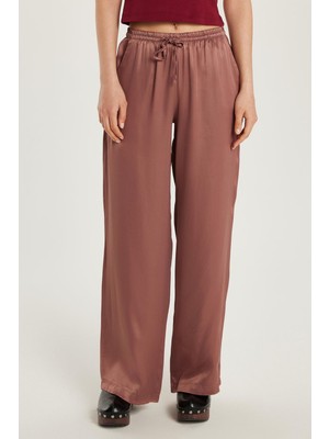 Tudors Kadın Regular Fit Beli Lastikli Bağlamalı Saten Geniş Paça Pembe Pantolon