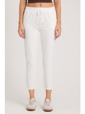Tudors Kadın Relax Fit Rahat Kesim Yüksel Bel Dar Paça Beli Lastikli Bağcıklı beyaz Pantolon