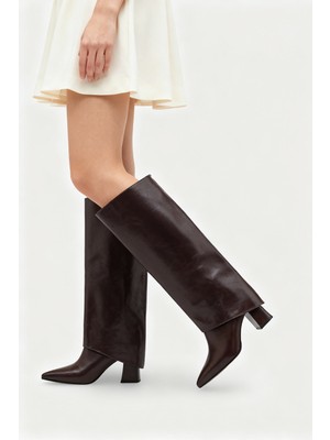 Sermoda Tozluk Detaylı Tak-Çıkar Aparatlı Çizme Bot Topuklu Sivri Burun Fermuarlı Kadın Çizme Kahve