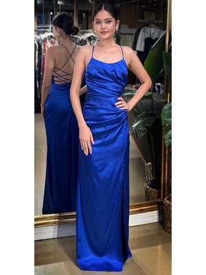 Abiyeniall Saks Yuvarlak Yaka Ip Askılı Sırt Dekolteli Yırtmaçlı Düz Kesim Saten Uzun Abiye Elbise 11105-01