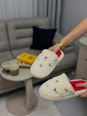 Groster Spor Kiraz Nakışlı Yazlık Kışlık Pofuduk Kadın Ev Terliği Çeyizlik Terlik Kaymaz Taban