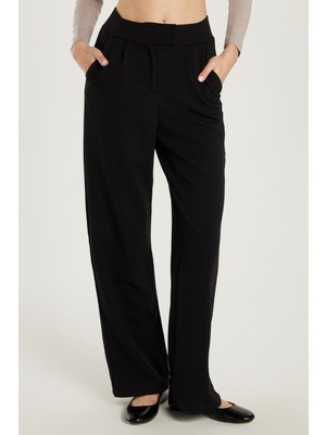 Tudors Kadın Relax Fit Rahat Kesim Cepli Geniş Paça Siyah Pantolon