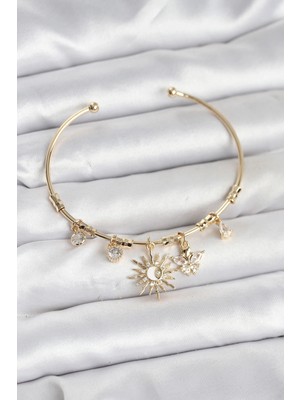 Güneş Charmlı Renk Pirinç Kadın Bileklik