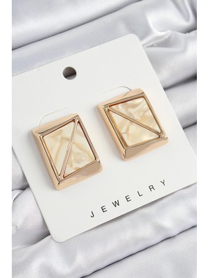 Pirinç Krem Üçgen Kesim Detaylı Kare Renk Kadın Küpe