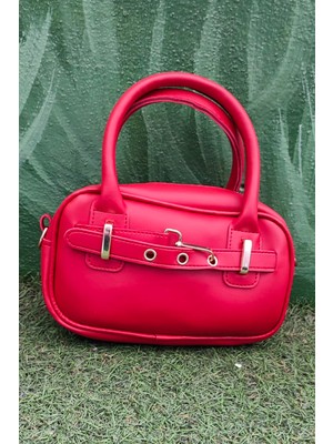 Belirtilmemiş Zincir Tokalı Kırmızı Mini Kol / Omuz / El Çantası - Şık ve Göz Alıcı Tasarım