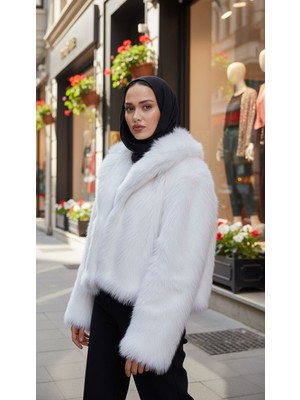 Yumuşacık beyaz Kürk Mont - Çok Şık ve Tarz