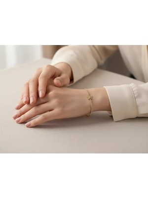 Urunia Yıldız Detaylı Zirkon Taşlı Su Yolu Bileklik Altın Rengi Zarif