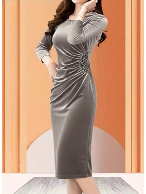 Aisha Elbise Kadın Uzun Kollu Bot Yaka Yanı Taş Detaylı Midi Kadife Elbise