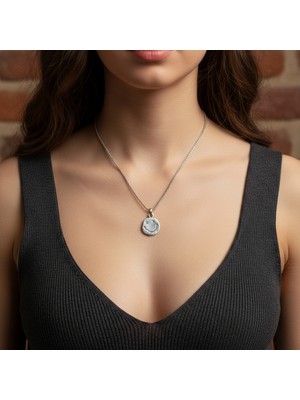 Alooya Asi Ruh Nirvana - Gülen Yüz Gümüş Kaplama Örme Zincir Kolye