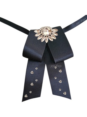 Pegu Taşlı, Siyah Saten,Kravat Yaka Çiçeği,Yaka Broş,Okul,Çanta,Şal,Gömlek Aksesuar
