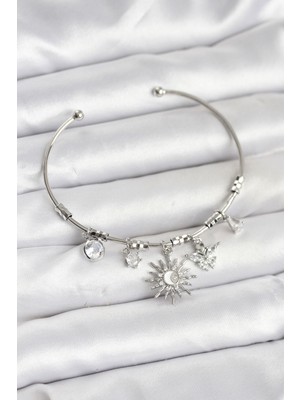 Güneş Charmlı Gümüş Renk Pirinç Kadın Bileklik - TJ-BB8042