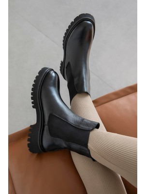 Straswans Matty Kadın Lastik Detay  Hakiki  Deri Postal  Bot Siyah