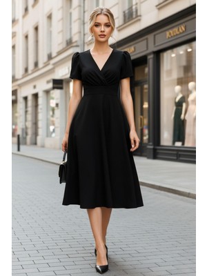 Mossta Siyah Kruvaze Yaka Kısa Kollu Midi Elbise – Ofis ve Günlük Şıklık