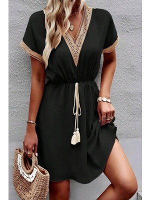 Mossta V Yaka Dantel Detaylı Beli Bağlamalı Viskon Elbise - Siyah