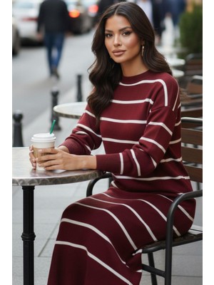 Mossta Kadın Çizgili Triko Uzun Elbise – Şık Sokak Stili, Modern Fit, Yırtmaç Detaylı – Bordo
