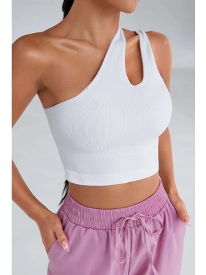 Kadın Beyaz Tek Omuz Cut Out Detaylı Crop Top Bluz – Şık, Rahat ve Kolay Kombinlenebilir