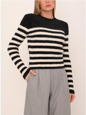 Kadın Siyah Bisiklet Yaka Kedisakal Fitilli Çizgili Yumoş Kazak