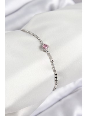 Pirinç Zirkon Taşlı Kalp Model Ezme Zincir Gümüş Renk Kadın Bileklik - TJ-BB7586