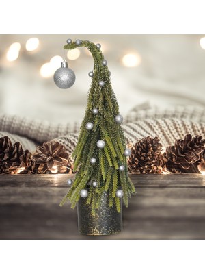 Empressco Gümüş Görünümlü Eğik Çam Ağacı Dekoru, Şık ve Doğal Bir Atmosfer Yaratır.