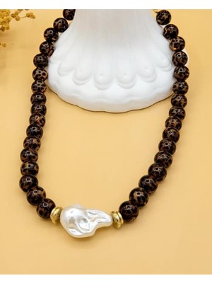 Nevoka Barok Inci Detaylı Kahverengi Leopar Akrilik Kolye