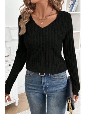 Mossta V Yaka Arkası Dantel Detaylı Şardonlu Kaşkorse Bluz - Siyah