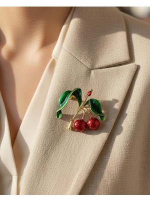 Nevoka Kiraz Detaylı Kırmızı Emaye Broş