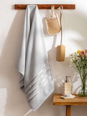 Lc Waikiki Yeni Sezon Çizgi Nakışlı Banyo Havlusu 70X140 cm