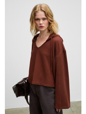 Grimelange ESSENCE Kadın Yumuşak Ve Esnek Kumaşlı V Yaka Kapüşonlu Kahverengi Sweatshirt