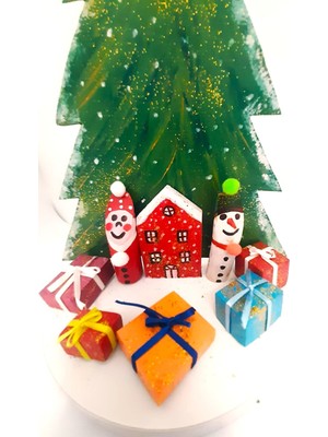 Empressco Yeşil Ahşap Yılbaşı Ağacı Süsleri Kardan Adam, Noel Baba ve Hediye Figürleri