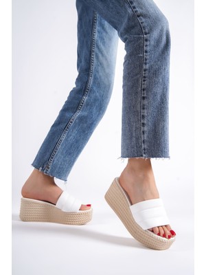 Reına Dolgu Topuklu Ortopedik Taban Hasır Görünümlü Kadın Terlik Ckt - Beyaz