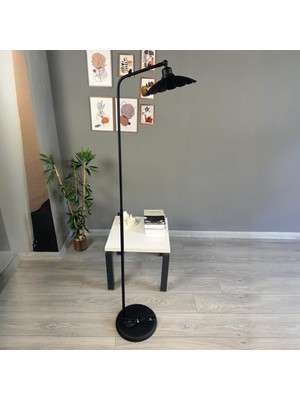 Bamyum Siyah Lambader Düz Gövde Hareketli Başlık Modern Metal Oturma Odası Çalışma Odası Zemin Lambası