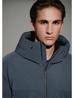 Mavi Mavı M0110663-80776 Koyu Denız Mavı Erkek Bol Rahat Kesım Kapusonlu Sısme Mont