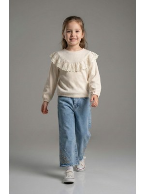 Pampal Kız Çocuk Dantel Detaylı Sweat Çiçek Nakışlı Kot Pantolon Takımı