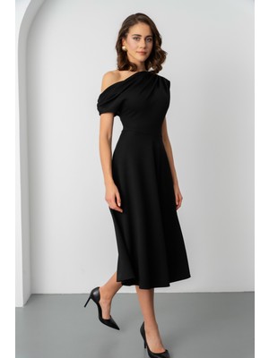Lafaba Kadın Siyah Düşük Omuzlu Midi Boy Elbise
