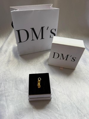 DMs Silver Marvel'in Sarı Eli Gümüş Charm'ı