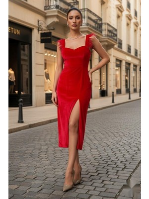 Mossta Kalın Askılı Tüy Detay Yırtmaçlı Kadife Elbise Kırmızı