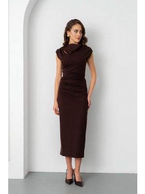 Lafaba Kadın Kahverengi Yaka Detay Midi Davet Elbisesi