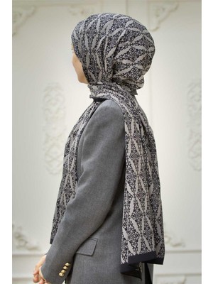 Vissona Lük Medine Ipeği Barok Desenli Siyah Renkli Kırışmaz Şal Moss Krep Dikiş Tipi Italyan Dikişli