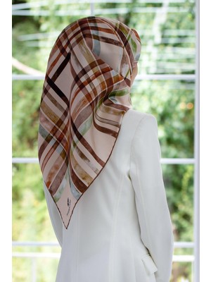 Vissona %100 Twill Ipek Ekose Desenli Bej - Taba Renkli 90X90 Eşarp Kenar Dikiş Şekli El Dikişli
