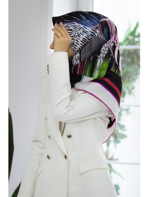 Vissona %100 Twill Ipek Geometrik Desenli Siyah - Fuşya Renkli 90X90 Eşarp Dikim Şekli : El Dikişi